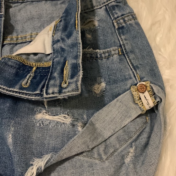 One x one teaspoon button fly Jean shorts - Picture 7 of 7